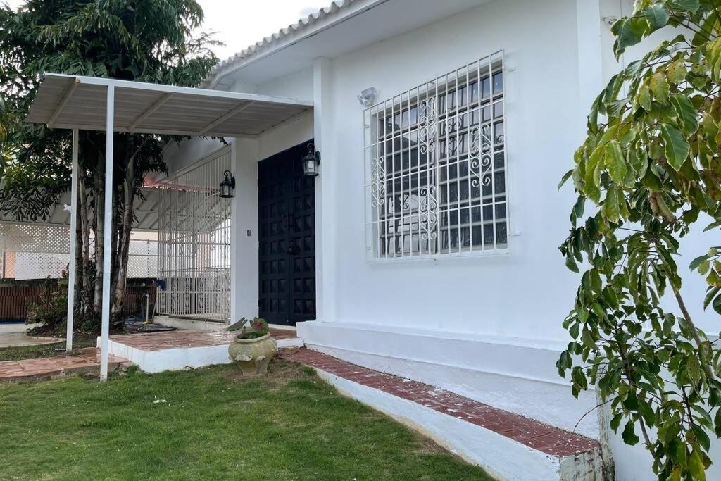 Borinquen Beach House Villa Camaceyes Exteriör bild