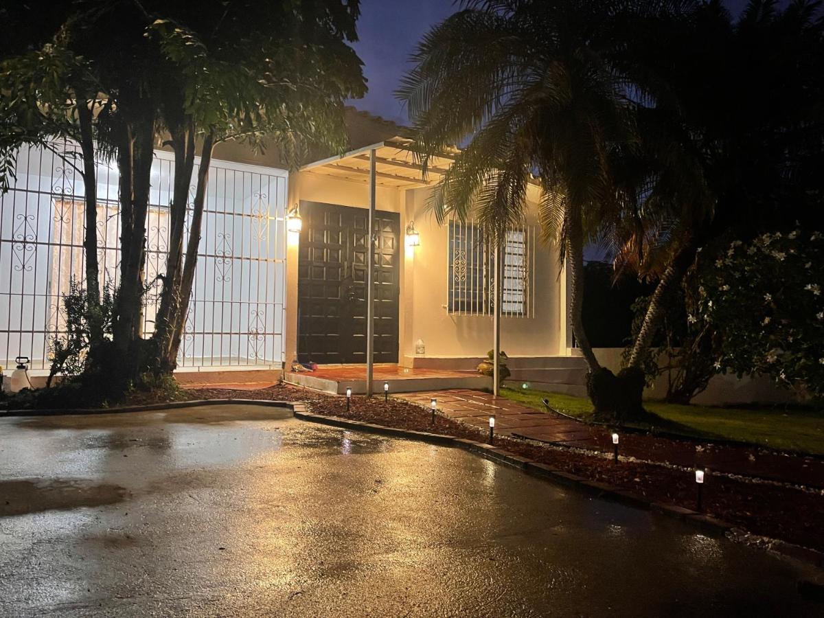 Borinquen Beach House Villa Camaceyes Exteriör bild